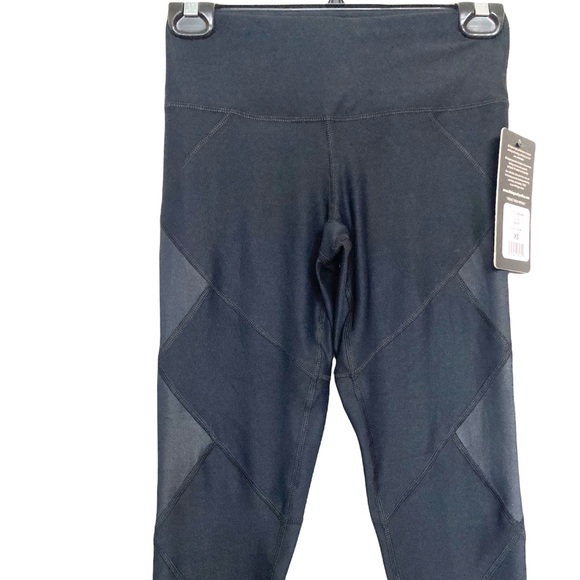 ❌SOLD❌XS•NWT•90 DEGREE BY REFLEX•BLACK CAPRI SPORT LEGGINGS• - Picture 2 of 6